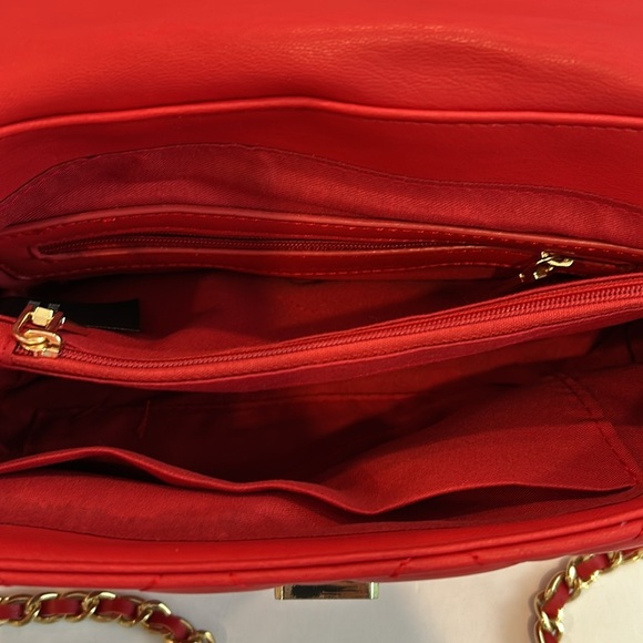 Badgley Mischka Red Quilted Shoulder Bag Clutch Gold Chain Studs Vegan Leather - Picture 8 of 10